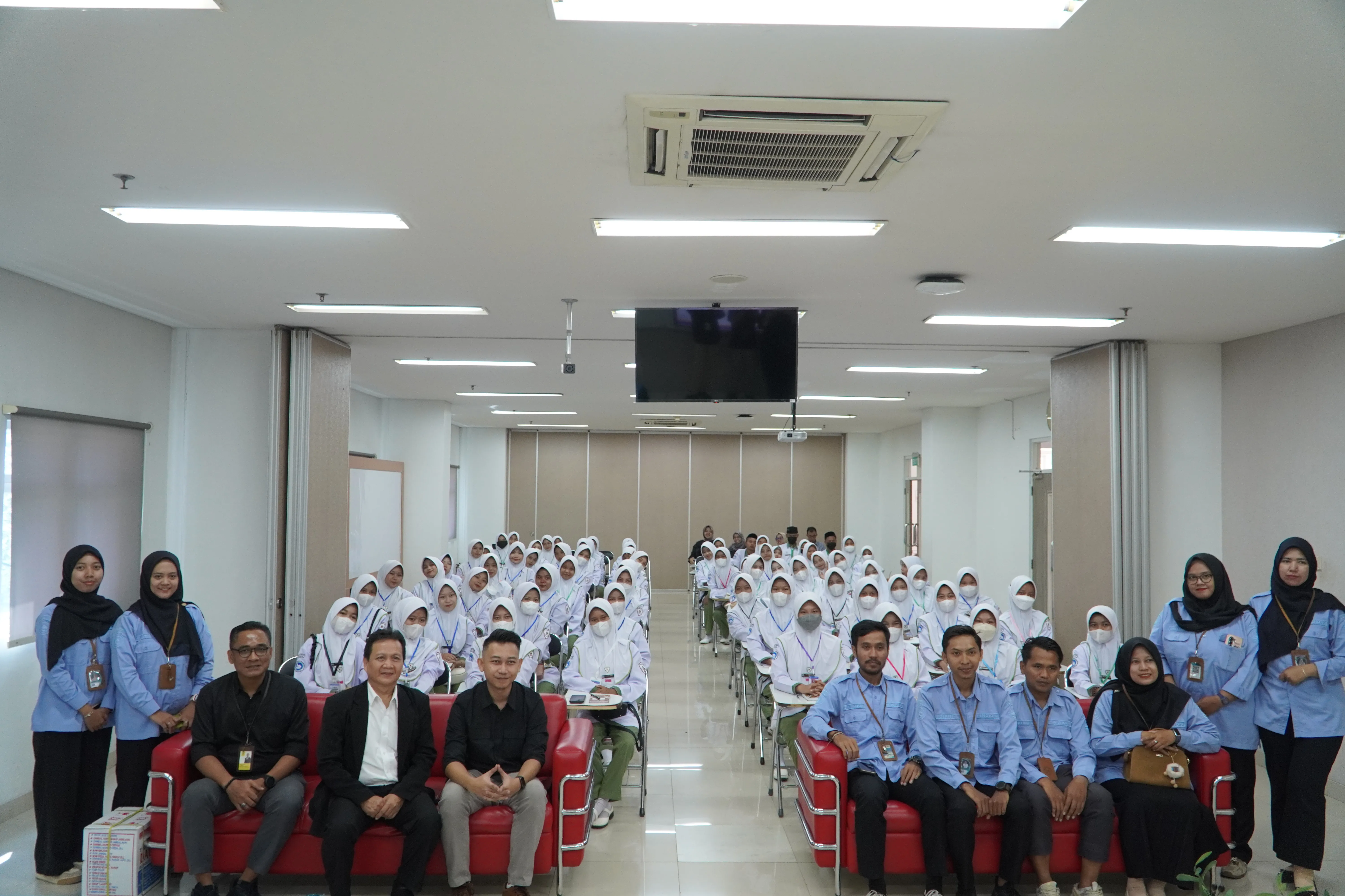 Kunjungan SMK Bina Cendekia Cirebon ke Makara UI Academy dan NTC FIK UI Buka Jalan Nyata Karier ke Luar Negeri