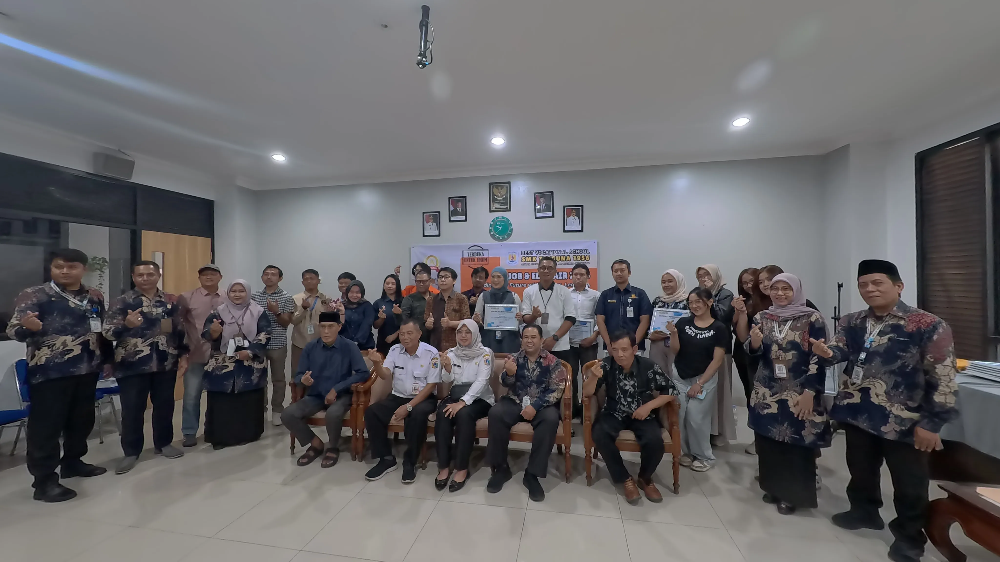 Makara UI Academy Hadir Pada Event Job & Edu Fair SMK Triguna 1956, Buka Peluang Studi dan Kerja ke Luar Negeri!